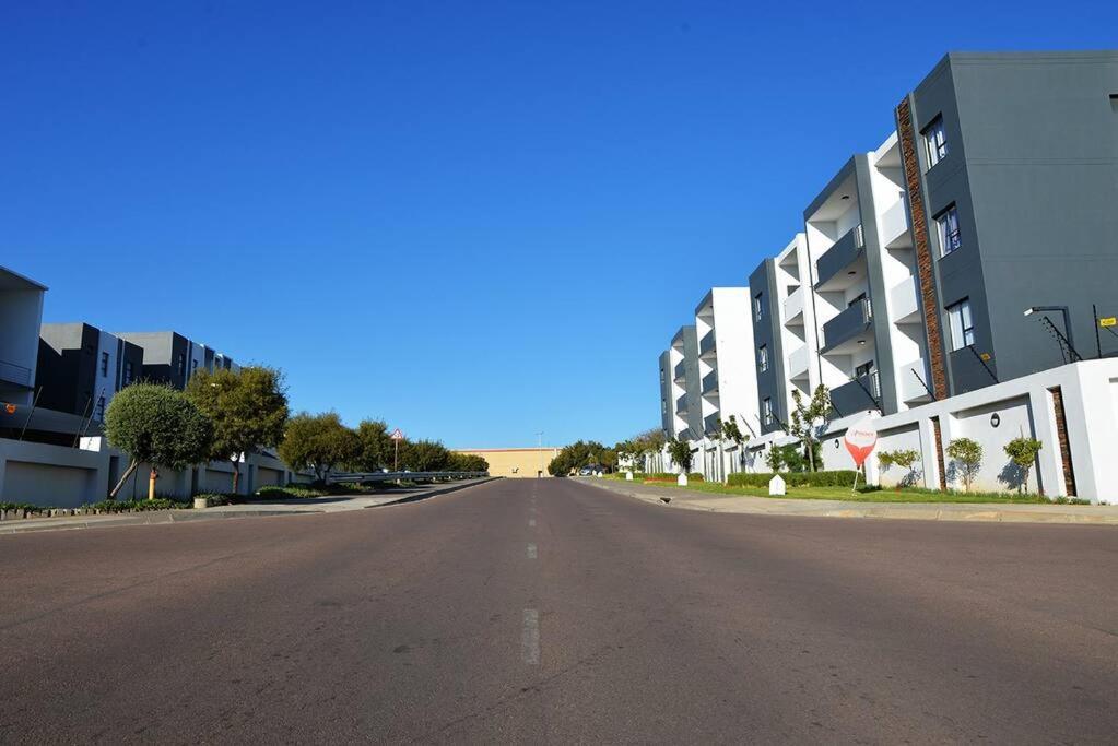 The Ellipse Palazzo Apartment Мідранд Екстер'єр фото